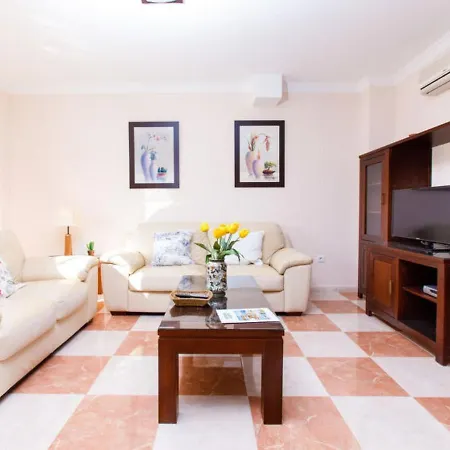 Jara Villa *